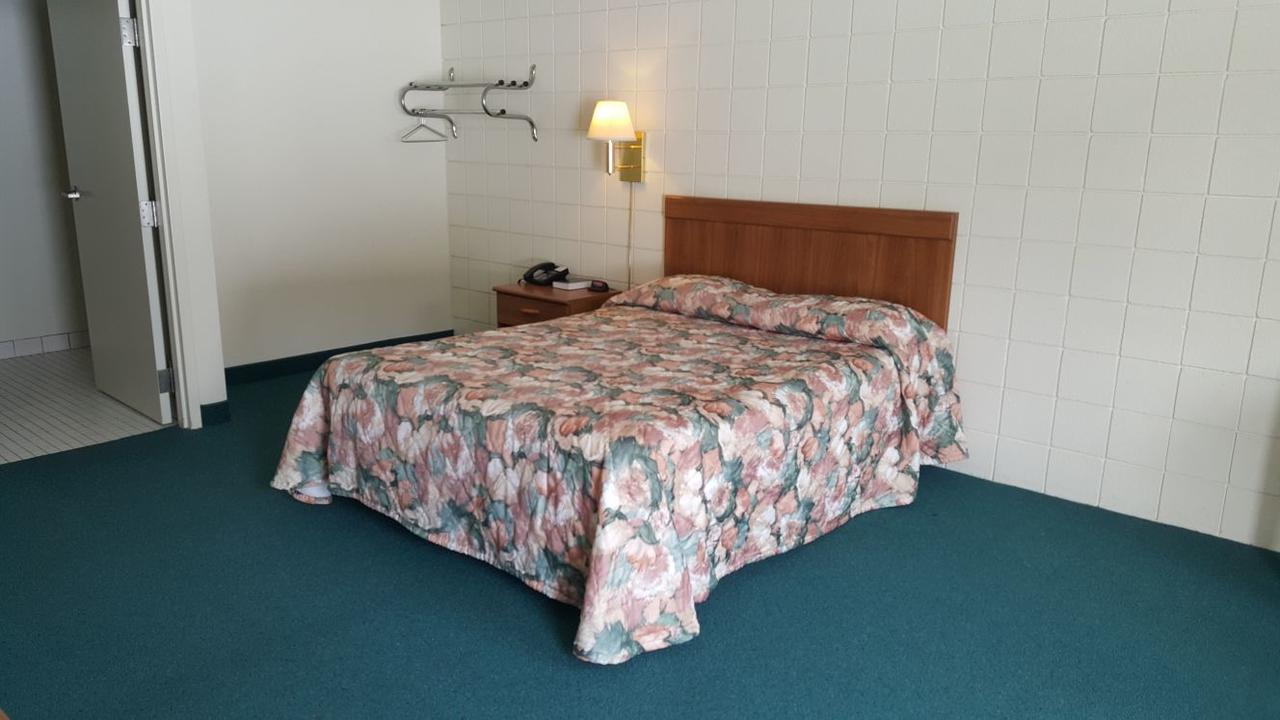 Oakridge Motel Newaygo エクステリア 写真